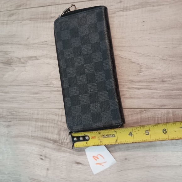 Louis Vuitton Zippy Wallet Vertical Damier Graphite - Picture 14 of 14